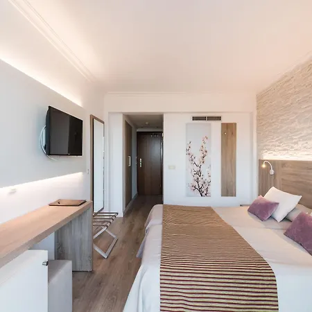 Hotel Na Taconera 4*