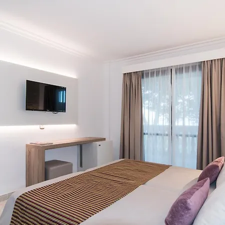 Hotel Na Taconera 4*