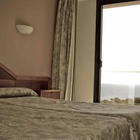 Na Taconera Hotel