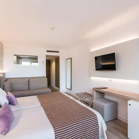 Hotel Na Taconera 4*
